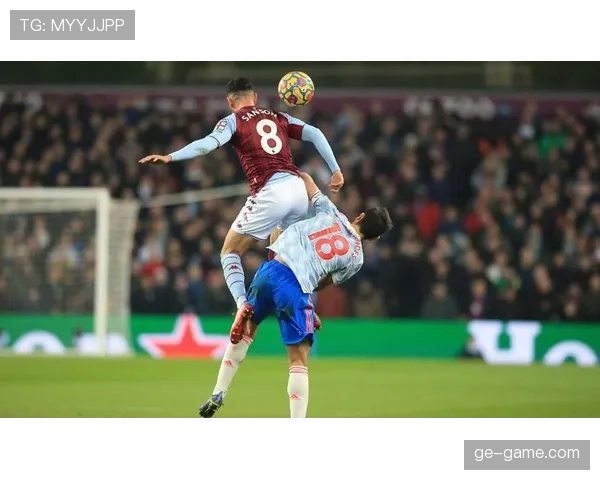 金玟哉定位球抢点破门 精准头槌助队取胜 金玟哉定位球抢点破门 精准头槌助队取胜