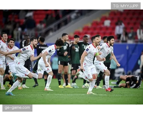 佛罗伦萨防守体系再获赞誉，战术灵活性成新赛季稳步提升关键